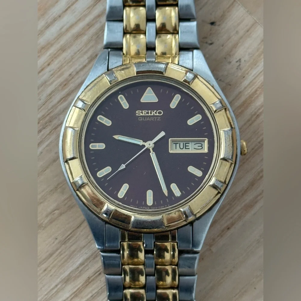 Seiko Rare Vintage Men’s Watch Burgundy Dial Two-Tone Bracelet Case Date Window
